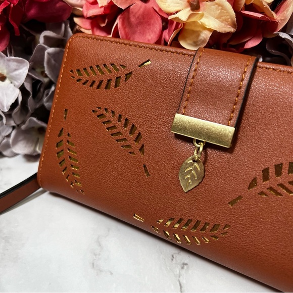 Cinnamon Brown and Gold Leaf Vegan Leather Clutch Wallet - Picture 4 of 16